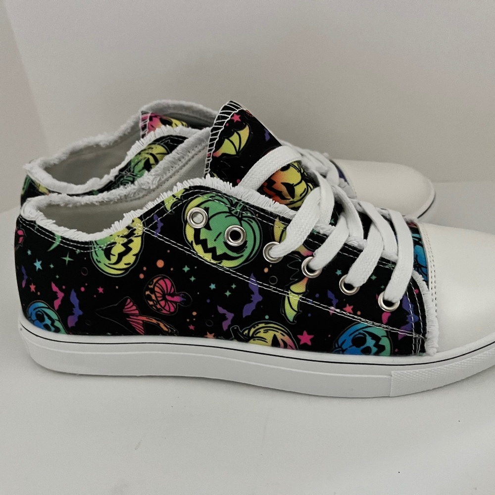Halloween themed tennis shoes